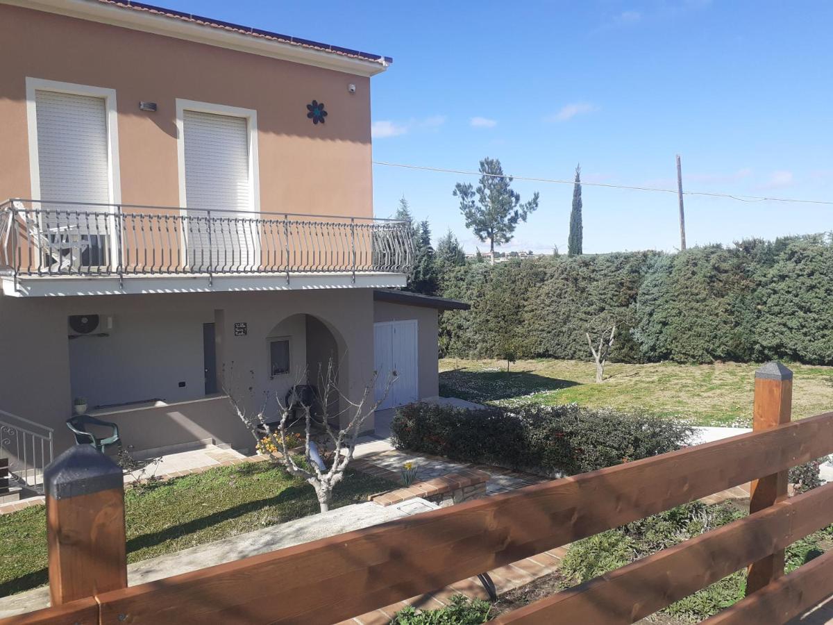 Villa Nonno Nicola 몬테네로 디 비사치아 외부 사진