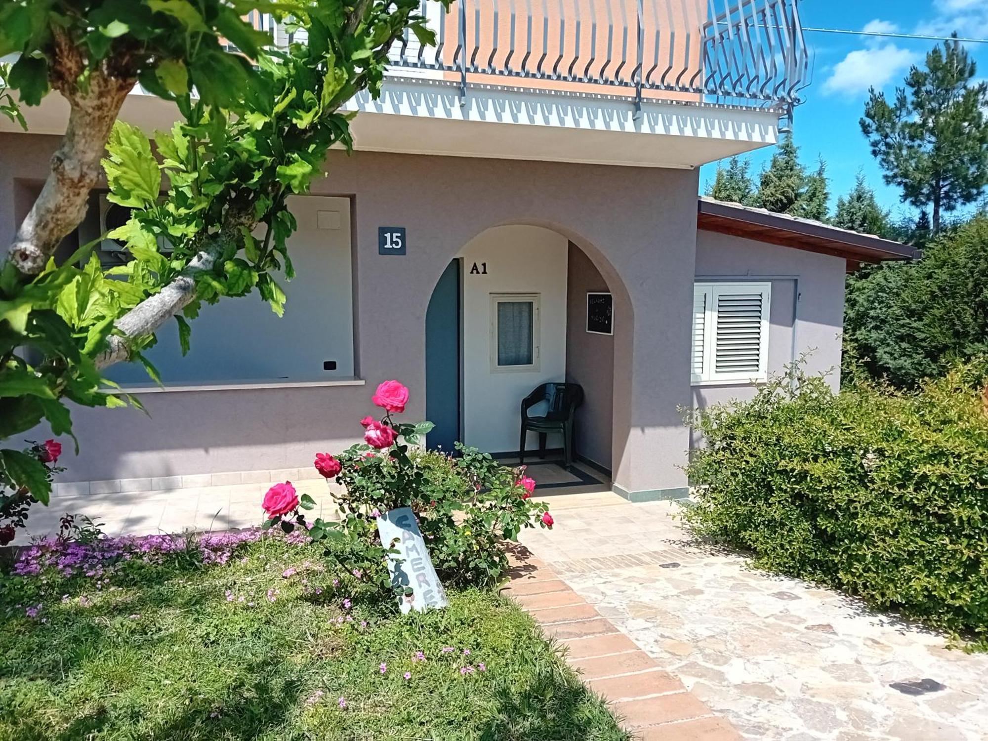 Villa Nonno Nicola 몬테네로 디 비사치아 외부 사진